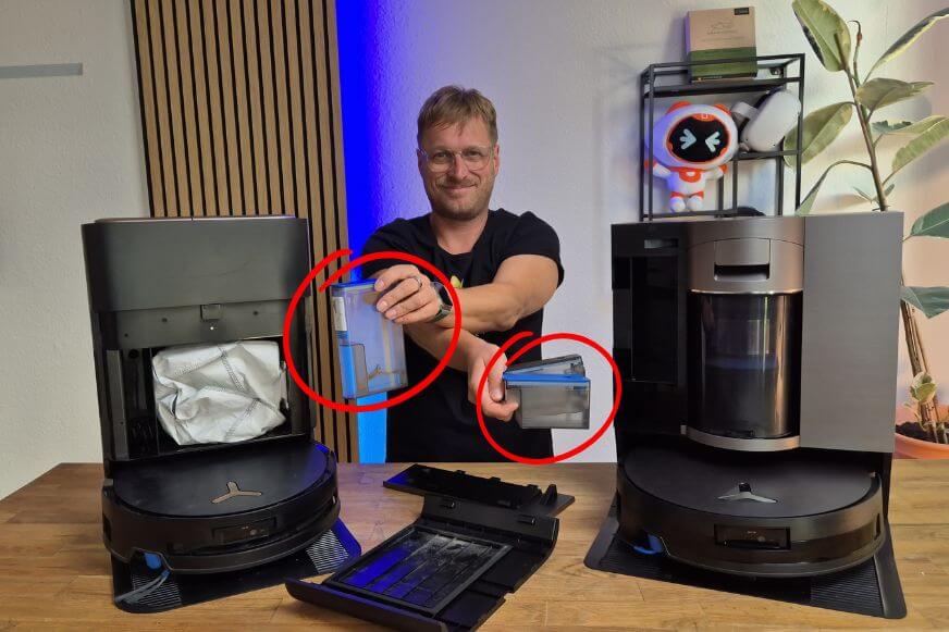 Die neue OmniCyclone Station des ECOVACS DEEBOT X11 im Test, dabei werden die zwei Reinigungsmittelkasetten gezeigt, wo separat zwei Reinigungsmittel für unterschiedliche Zwecke eingefüllt werden können, im Vergleich zu 1 Kassette des X9 Pro Omni.